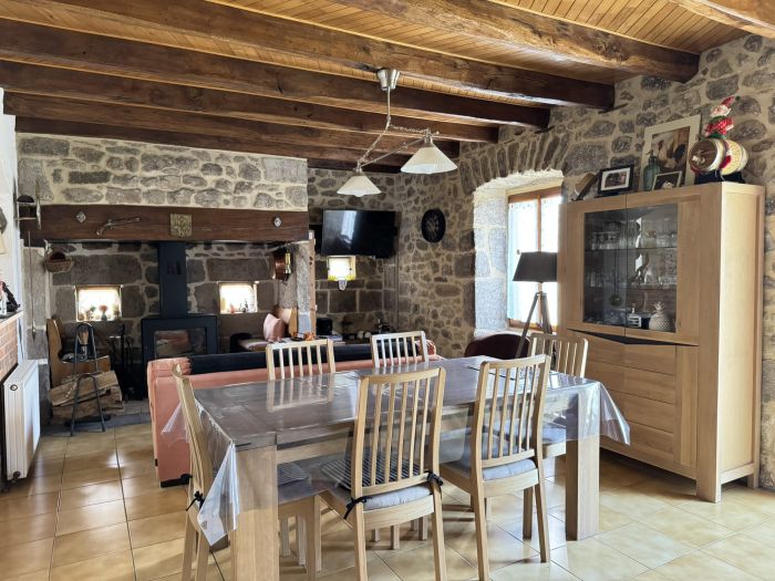 PROCHE DE MARCILLAC LA CROISILLE : vente vente de 6 pi&egrave;ces - grande image 5