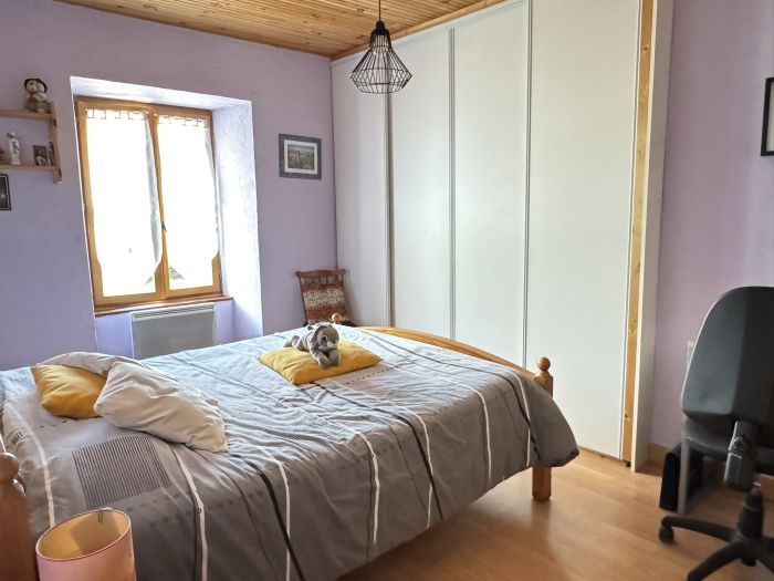 PROCHE DE MARCILLAC LA CROISILLE : vente vente de 6 pi&egrave;ces - grande image 7