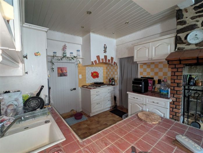 11 km Ussel : vente vente de 4 pi&egrave;ces - grande image 3