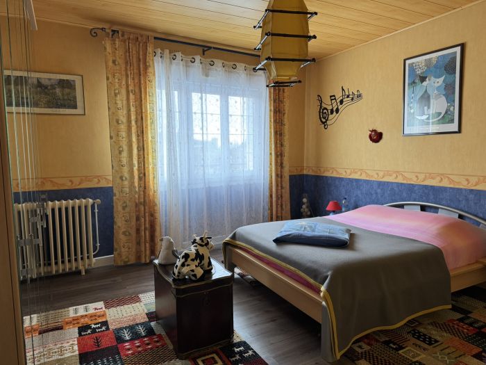 EGLETONS : vente vente de 5 pi&egrave;ces - grande image 8