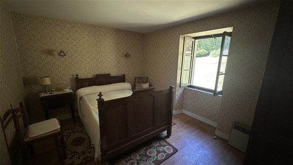 SECTEUR ST MARTIAL DE GIMEL : vente vente de 4 pi&egrave;ces - grande image 6