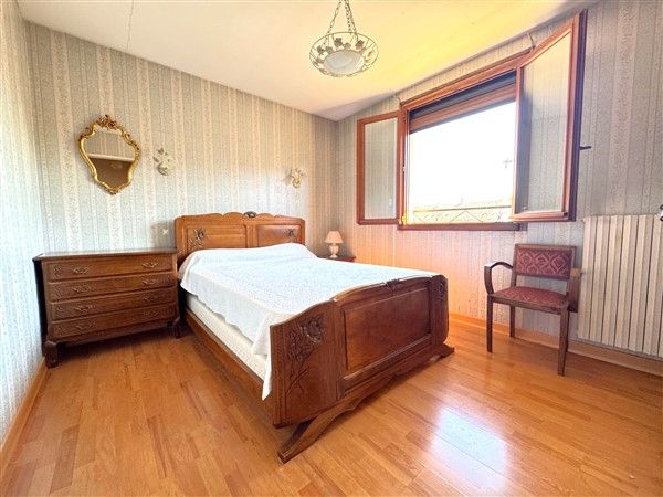 BRIVE-LA-GAILLARDE : vente vente de 5 pi&egrave;ces - grande image 3