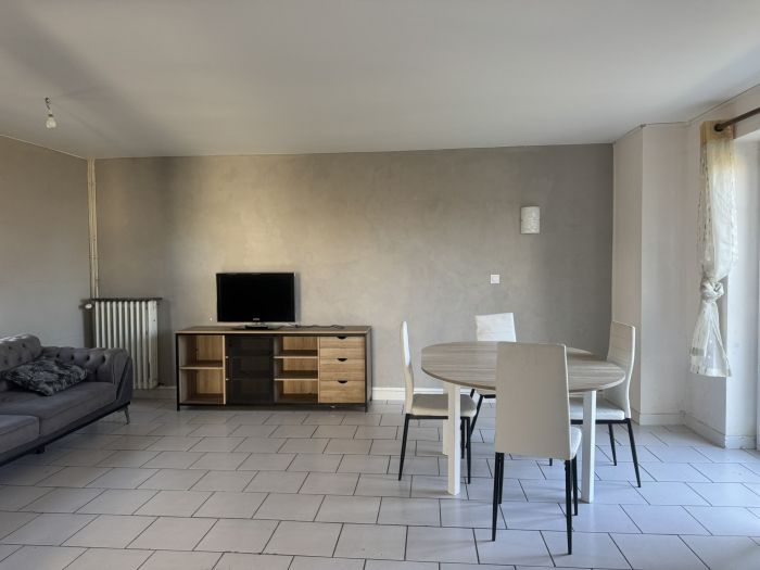 AU COEUR D'EGLETONS : vente vente de 4 pi&egrave;ces - grande image 2