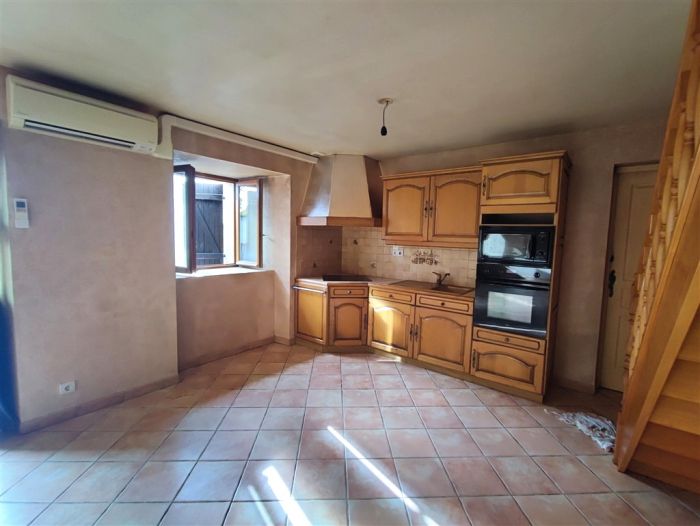 PROCHE LA COURTINE : vente vente de 3 pi&egrave;ces - grande image 2