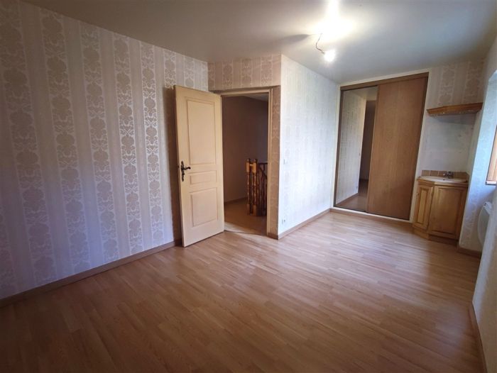 PROCHE LA COURTINE : vente vente de 3 pi&egrave;ces - grande image 5