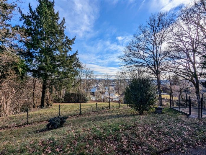 USSEL : vente vente de 8 pi&egrave;ces - grande image 2