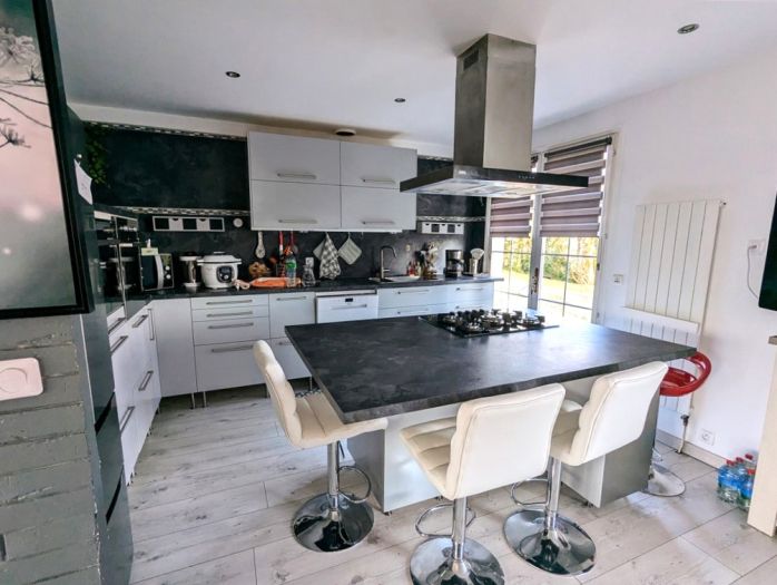 USSEL : vente vente de 8 pi&egrave;ces - grande image 3