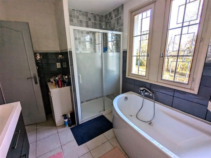 USSEL : vente vente de 8 pi&egrave;ces - grande image 9