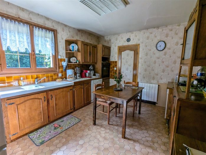 USSEL : vente vente de 6 pi&egrave;ces - grande image 2