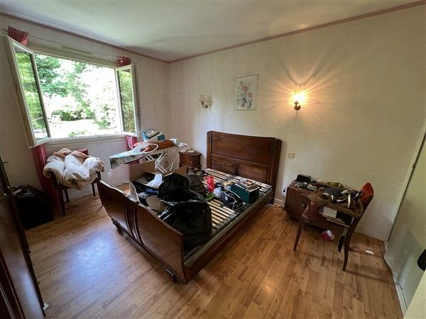ARGENTAT-SUR-DORODGNE : vente vente de 5 pi&egrave;ces - grande image 4