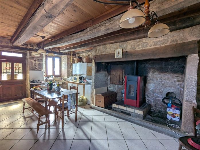 Entre USSEL et MEYMAC : vente vente de 3 pi&egrave;ces - grande image 2