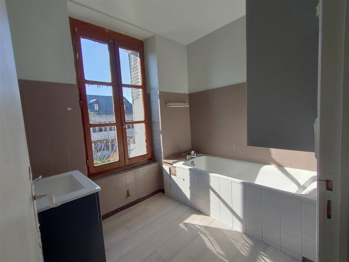 SORNAC, PLATEAU DE MILLEVACHES : vente vente de 5 pi&egrave;ces - grande image 7