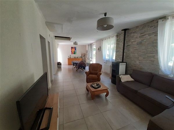 A 5 minutes de Laguenne : vente vente de 6 pi&egrave;ces - grande image 2