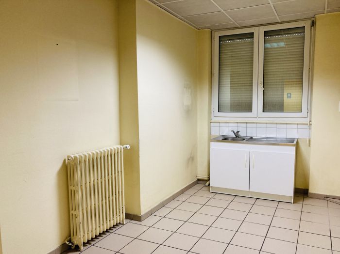 TULLE CENTRE VILLE : vente vente de 15 pi&egrave;ces - grande image 6