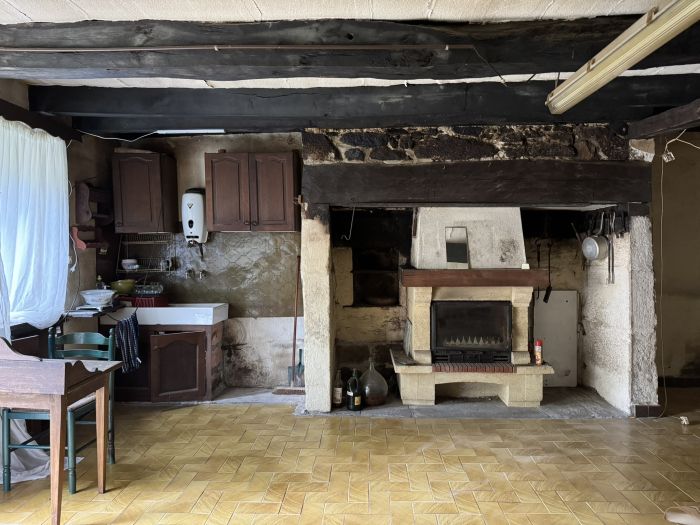 SAINT YRIEIX LE DEJALAT : vente vente de 3 pi&egrave;ces - grande image 3