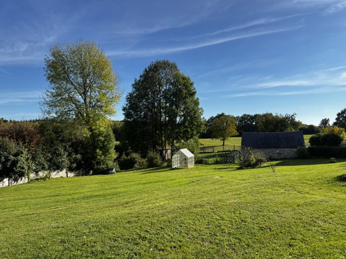 MOUSTIER-VENTADOUR : vente vente de 8 pi&egrave;ces - grande image 2