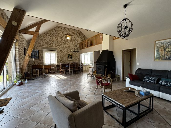 MOUSTIER-VENTADOUR : vente vente de 8 pi&egrave;ces - grande image 3