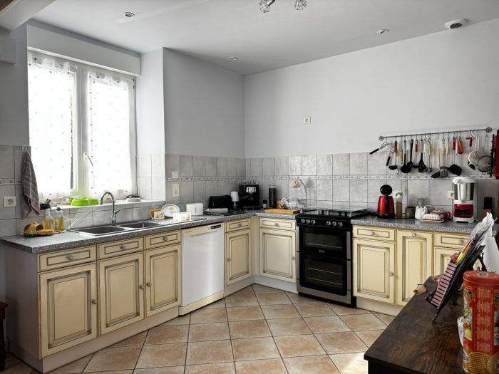 MOUSTIER-VENTADOUR : vente vente de 8 pi&egrave;ces - grande image 5