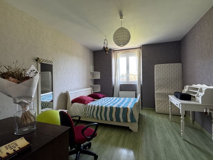 MOUSTIER-VENTADOUR : vente vente de 8 pi&egrave;ces - grande image 6