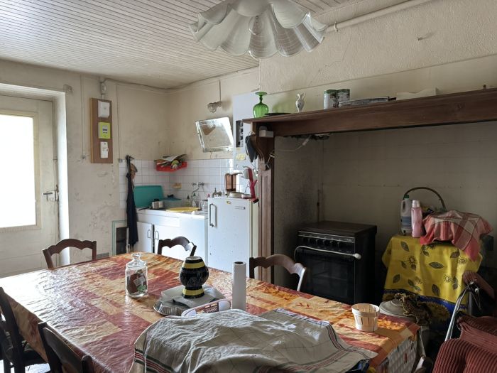 CENTRE-VILLE D'EGLETONS : vente vente de 3 pi&egrave;ces - grande image 4