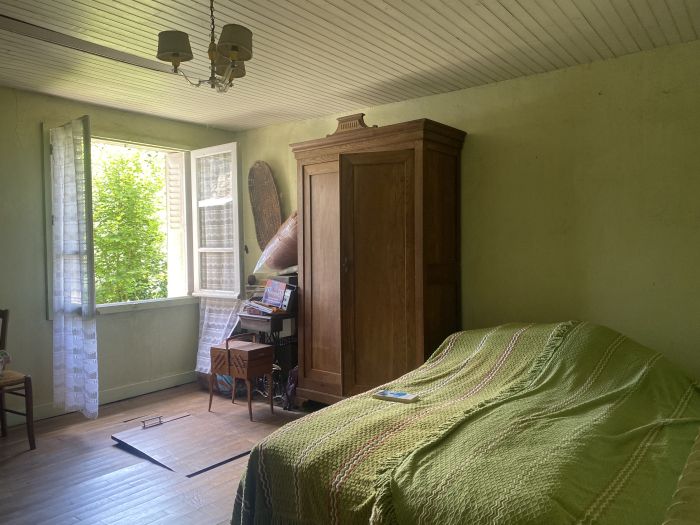 CENTRE-VILLE D'EGLETONS : vente vente de 3 pi&egrave;ces - grande image 6