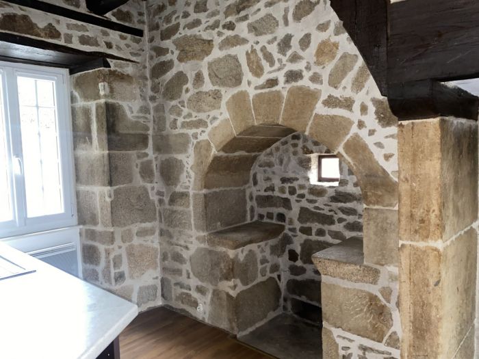 AU COEUR DU VIEUX CORREZE : vente vente de 4 pi&egrave;ces - grande image 4