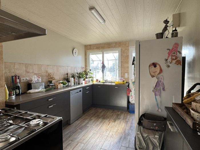 DANS UN ENVIRONNEMENT BUCOLIQUE A 10MIN D'EGLETONS : vente vente de 7 pi&egrave;ces - grande image 6