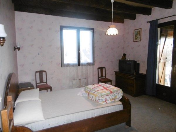 SAINT-MEXANT : vente vente de 3 pi&egrave;ces - grande image 5