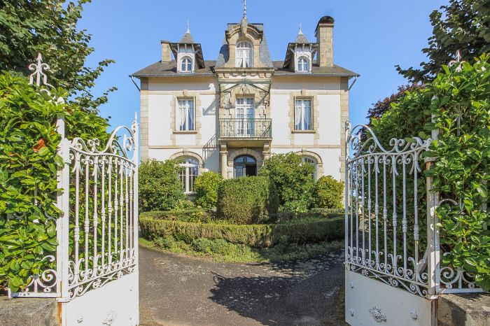 CENTRE-VILLE D'EGLETONS : vente Propriete de caractere 9 - vignette 1