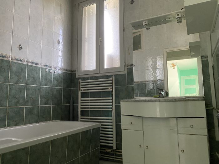 CENTRE-VILLE D'EGLETONS : vente vente de 6 pi&egrave;ces - grande image 8