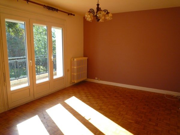 PEYRELEVADE : vente vente de 3 pi&egrave;ces - grande image 3