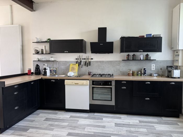 MONTAIGNAC-SUR-DOUSTRE : vente vente de 5 pi&egrave;ces - grande image 4