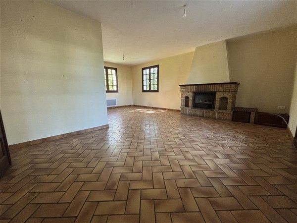 LES QUATRES ROUTES D'ALBUSSAC : vente vente de 6 pi&egrave;ces - grande image 2