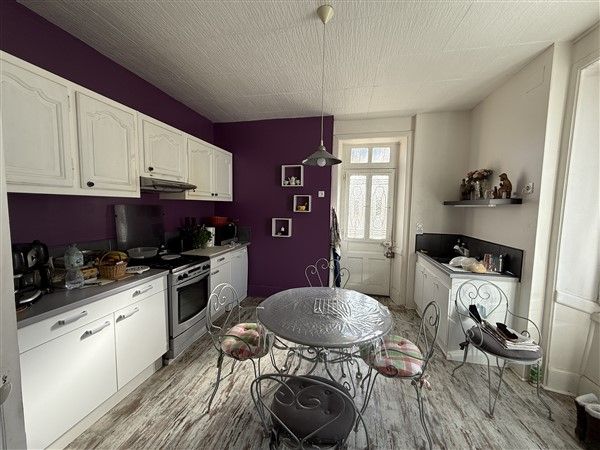 Meymac, au Calme : vente vente de 7 pi&egrave;ces - grande image 2