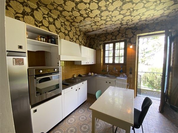 ARGENTAT, plein centre-ville : vente vente de 18 pi&egrave;ces - grande image 5