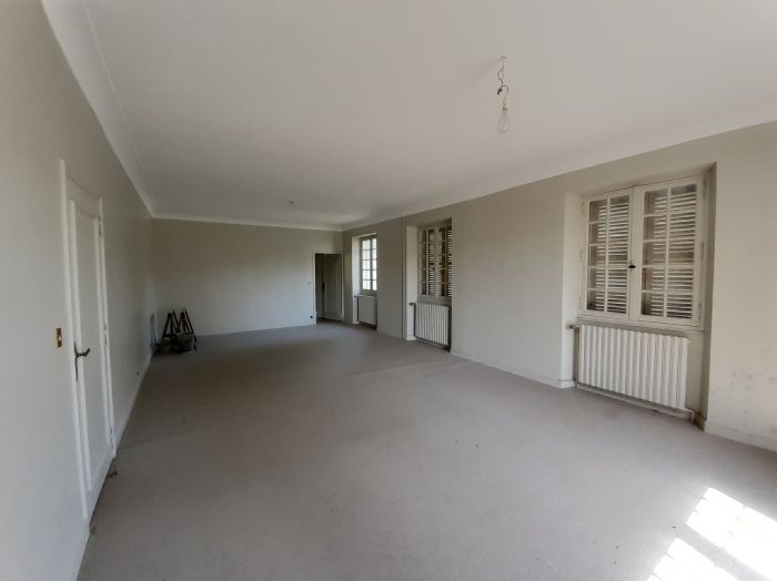 ARGENTAT, plein centre-ville : vente vente de 18 pi&egrave;ces - grande image 6