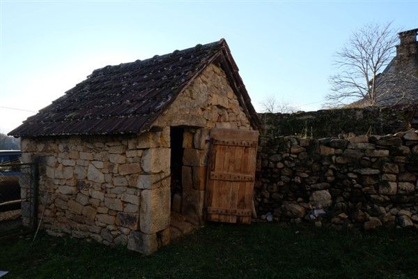 St Geniez-au-Merle : vente vente de 4 pi&egrave;ces - grande image 7