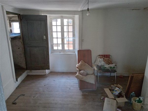 Pleaux : vente vente de 6 pi&egrave;ces - grande image 4