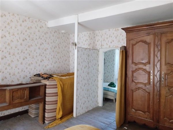 Pleaux : vente vente de 6 pi&egrave;ces - grande image 7