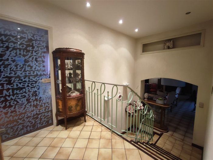 Ussel : vente vente de 9 pi&egrave;ces - grande image 2