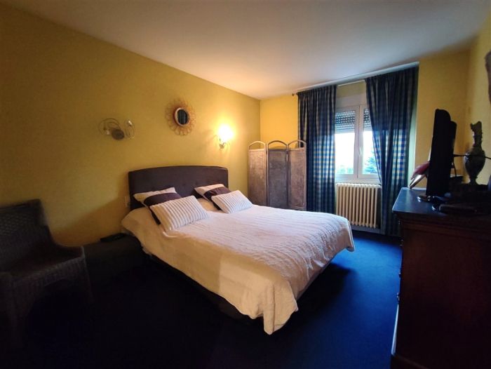 Ussel : vente vente de 9 pi&egrave;ces - grande image 6