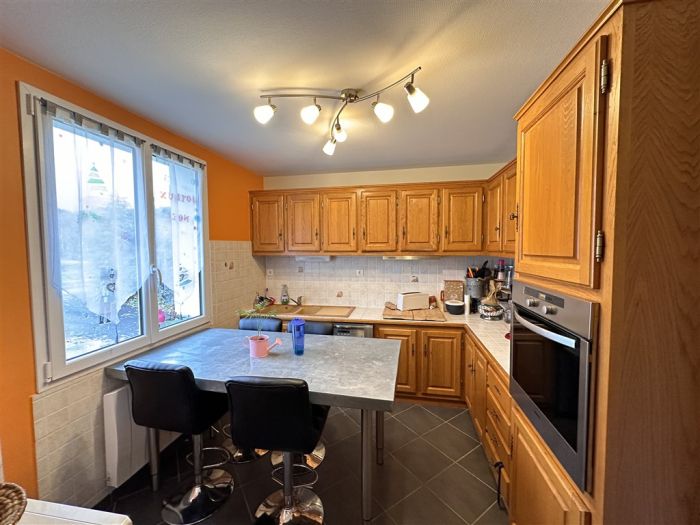 Meymac, proche Centre Ville : vente vente de 6 pi&egrave;ces - grande image 4