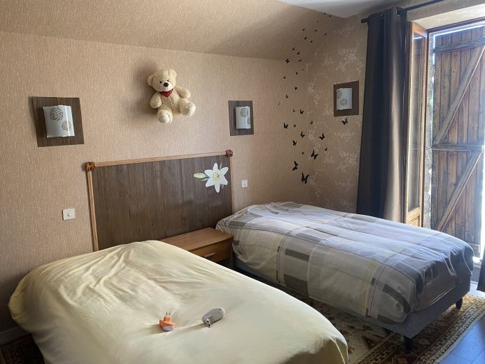 A LA CAMPAGNE - A 10 MINUTES D'EGLETONS : vente vente de 5 pi&egrave;ces - grande image 9