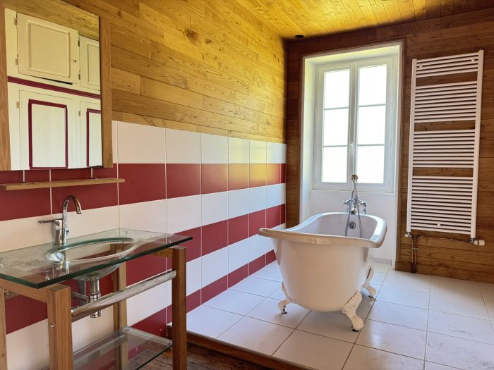 MARCILLAC-LA-CROISILLE : vente vente de 12 pi&egrave;ces - grande image 10