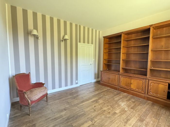 MARCILLAC-LA-CROISILLE : vente vente de 12 pi&egrave;ces - grande image 9