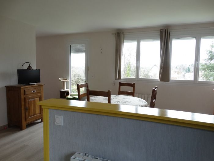 Meymac centre ville : vente vente de 4 pi&egrave;ces - grande image 4