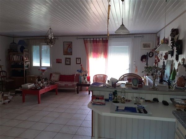 Saint-Martial-De-Gimel : vente vente de 3 pi&egrave;ces - grande image 7