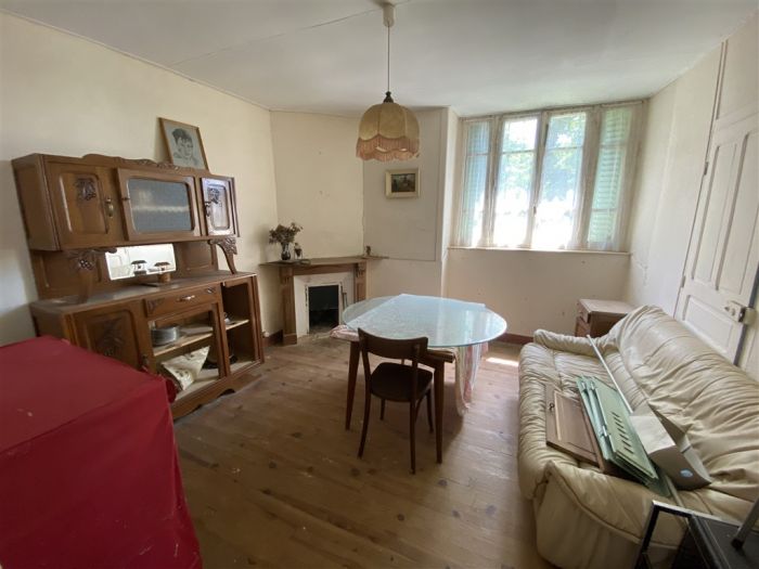 Entre Bugeat et Treignac : vente vente de 4 pi&egrave;ces - grande image 2