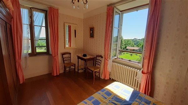 A 20 min d'ARGENTAT : vente vente de 9 pi&egrave;ces - grande image 6