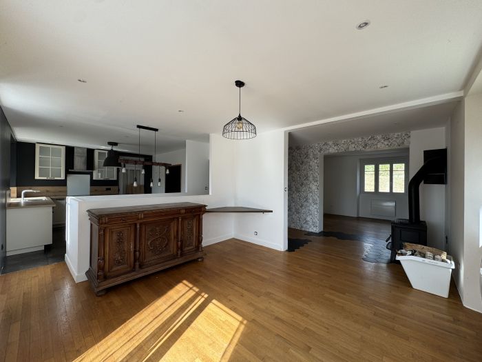 VILLAGE DE CORREZE : vente vente de 8 pi&egrave;ces - grande image 3